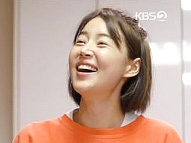 '편스토랑' <strong>한지혜</strong>, "칠순선물로 지은 집" 외할머니 댁 공개→ '똑닮남매' 동생 한대호 등장
