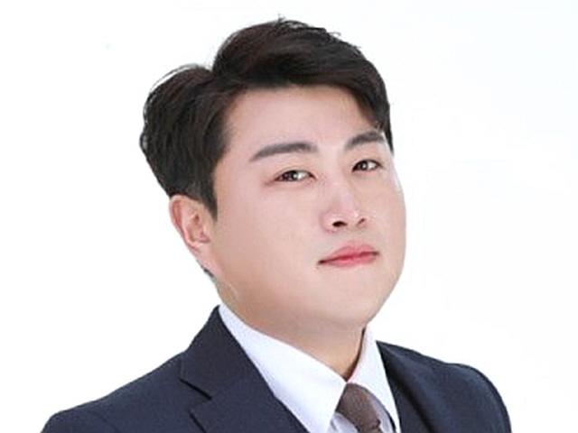 <strong>김호중</strong>, 불법<strong>도박</strong>에 입대까지…'불명'은 통편집'로또싱어'는 하차