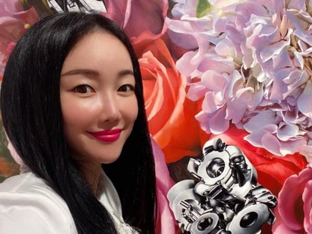 올해 개인전만 3개 <strong>낸시랭</strong> "버튼 하나로 낙인찍히는 여성 표현"