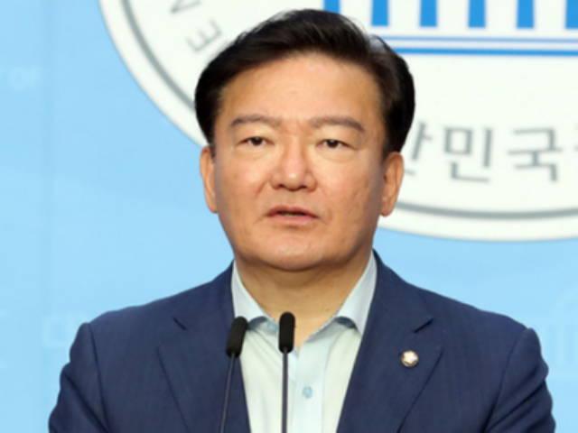 <strong>자가격리</strong> 이탈로 고발된 민경욱… “부정선거 외치니 무섭냐”