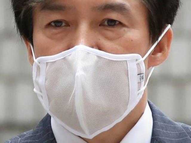<strong>조국</strong>, 아내 정경심 재판내내 "형소법 148조"만 100번 말했다