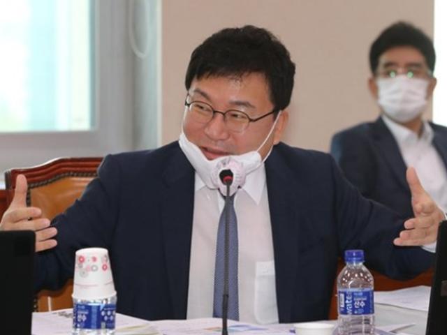 이스타 파산 직전인데…<strong>이상직</strong> 가족은 제 살길 찾아 떠났다