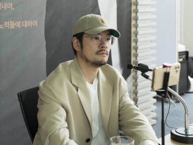가수가 왜 책을 냈냐고 묻는다면…‘상관 없는 거 아닌가?’
