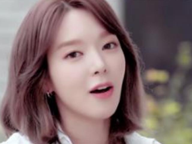 <strong>초아</strong>, 오랜만에 전한 근황... 반달 눈웃음은 여전