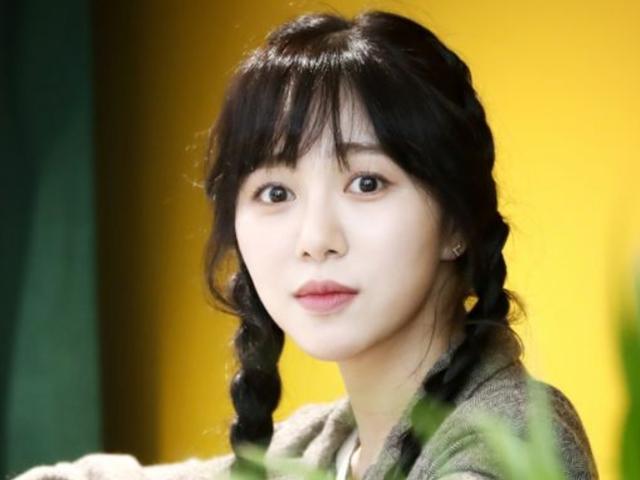 <strong>AOA</strong> 출신 권민아, 우리액터스와 계약해지 "당분간 휴식"