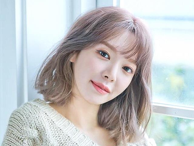 초아, 유튜브 개설부터 게임 광고<strong>모델</strong> 계약까지…<strong>복귀</strong> 후 행보 '눈길'