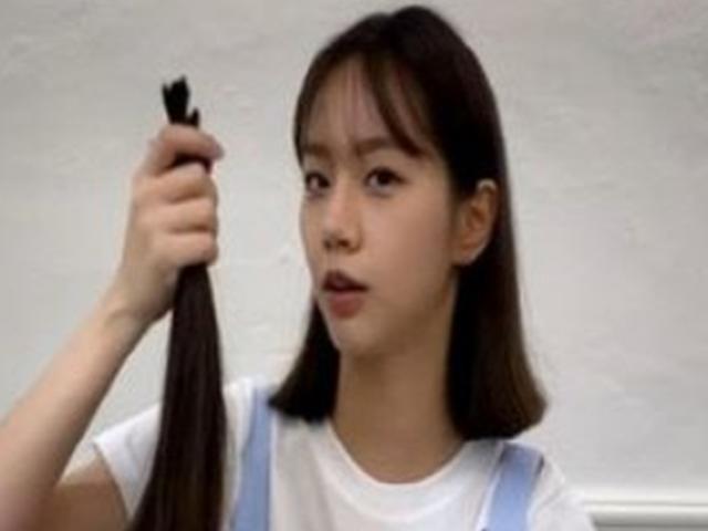 '<strong>단발</strong> 변신' 혜리, 5년 동안 기른 머리 소아암 환자 위해 기부