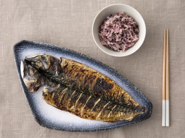 중년 여성, 일주일에 한 번이라도 생선 먹는다면…