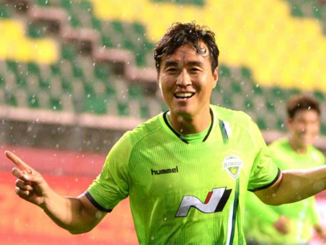 '불굴의 사자왕' 이동국…전설이 된 23년 축구 인생