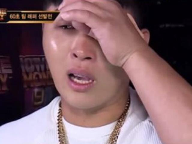 <strong>스윙스</strong>, 눈물 흘린 사연…"14년간 쌓은 것들, 갈기갈기 찢기는 느낌" ('쇼미9')