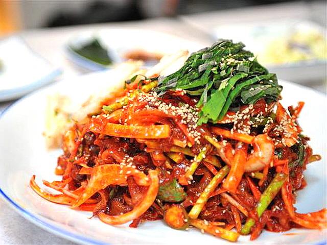 작다고 무시 마라, 쌈 싸고 버무리면 무시무시 밥도둑
