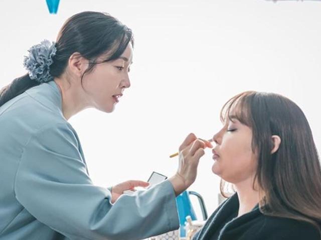 엄지원 "<strong>박시연</strong>, 특수분장 공황장애 참아낸 멋진 배우"…비하인드 공개