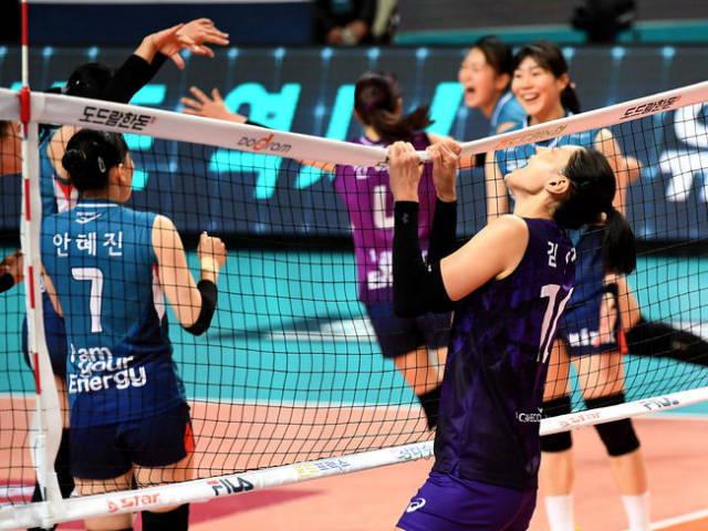 넘치는 승부욕에 네트 잡은 김연경, “참아야 했다…내가 과했다”