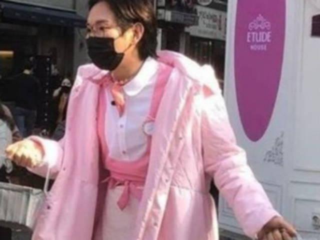 <strong>장성규</strong>, 핑크색 치마 입고 충격 비주얼 "가장의 무게"