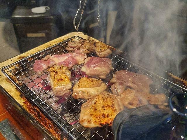숯불에서 노릇하게 익은, 닭 <strong>특수부위</strong> 맛집 5곳
