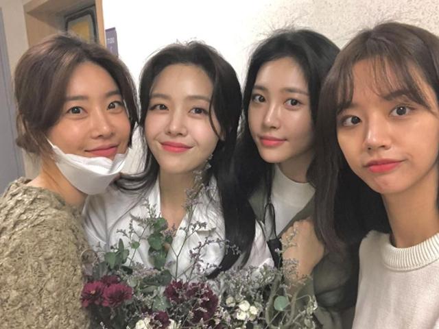 걸스데이 완전체 집결..소진<strong>x</strong>민아<strong>x</strong>유라<strong>x</strong>혜리 "나의 힘"