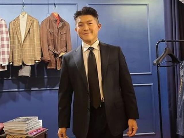 '17kg 감량' 조세호, 남다른 <strong>정장</strong> 맵시 "못 알아볼 뻔"