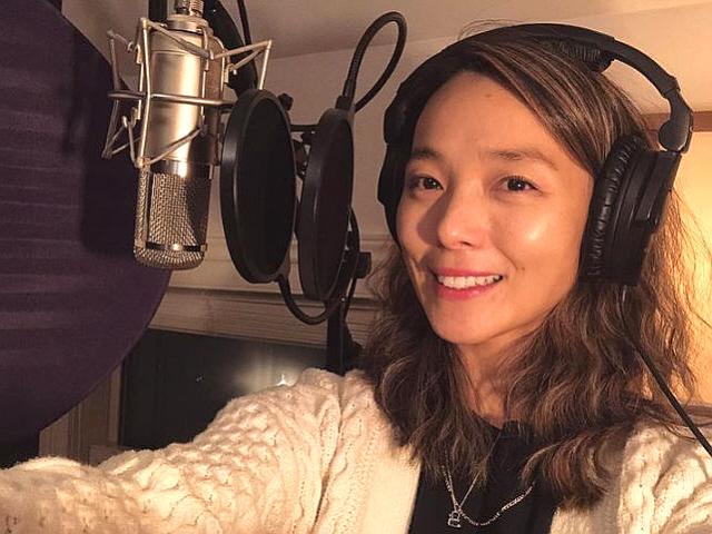 '다둥맘' 선예, 8년여만 음원 발표..<strong>녹음실</strong>에서 환한 미소