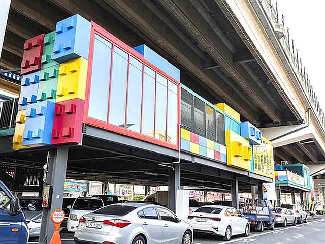 고가도로 아래 색색의 문화 공간, 카페, 숲… ‘니가 왜 거기서 나와’