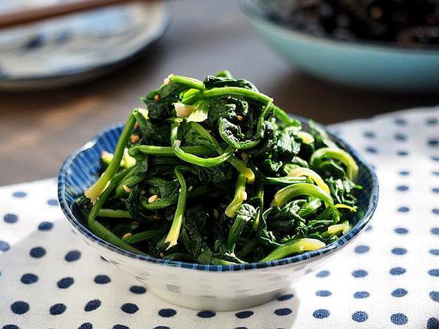 제철 <strong>시금치</strong>는 익혀 먹어야 제맛이다