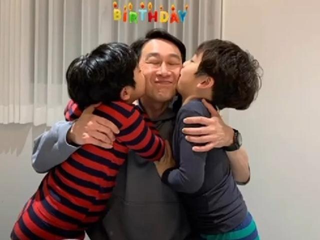 '<strong>문정원</strong>♥' 이휘재, 쌍둥이 뽀뽀에 행복한 생일…"멧돼지 축하"