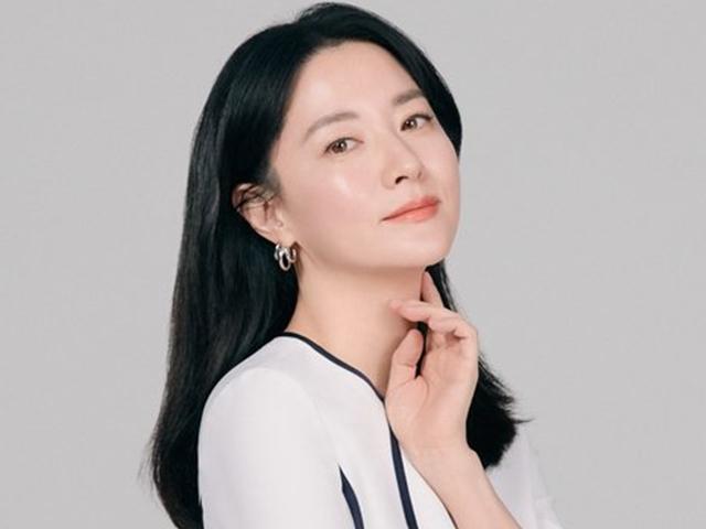 정인이 묘소 찾아 추모한 이영애, 전날 <strong>아산</strong>병원엔 1억 기부