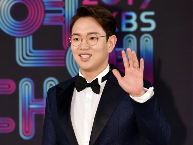 <strong>장성규</strong>, 시상식 상금 나눠줬다 부정청탁 혐의 피소 "달게 벌 받을 것"