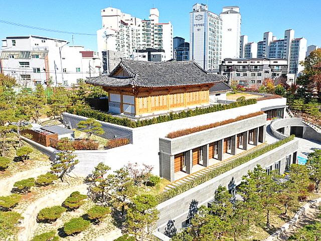 [休] 600년 역사 도심 속 전통<strong>사찰</strong>...지친 心身 달래고 여유를 찾다