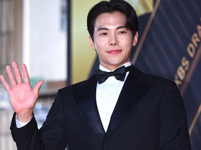 박은석, 강아지 <strong>상습</strong> <strong>파양</strong> 부인→"변명 않겠다" 사과 '이틀째 화제ing' [종합]