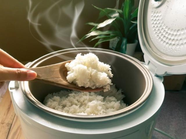 “밥은 냉장고서 식힌 뒤 데워먹는게 최고!”