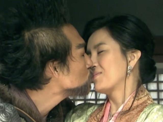 '동상이몽2' 신은정, ♥<strong>박성웅</strong>과 비밀 연애…"키스신 촬영 때문에 들킬 뻔"