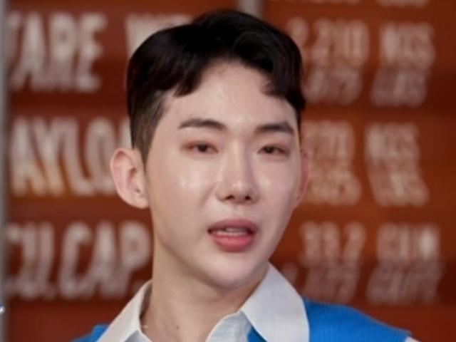 '폰<strong>클렌징</strong>' 조권, 방시혁이 선물한 하이힐 공개…"뒷굽 없는 19.5㎝" 깜짝