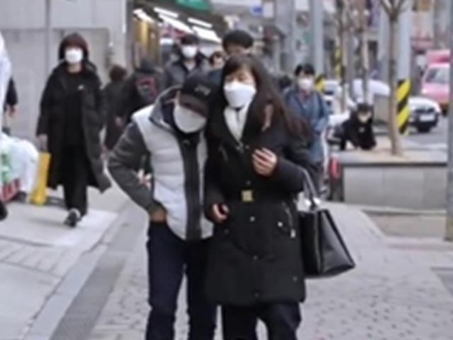 휠체어 탄 <strong>이봉주</strong>…팬들 걱정 쏟아진 '충격 근황'