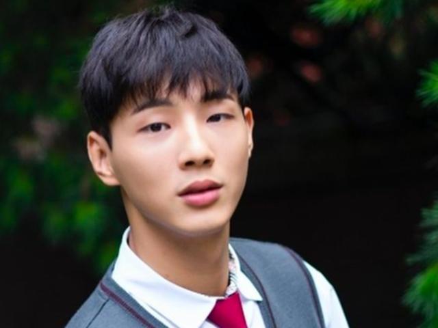 <strong>지수</strong>, 학폭 인정 "평생 씻지 못할 과거...무릎꿇어 사죄"
