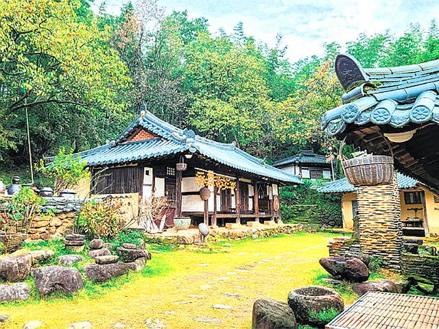 한국판 ‘비밀의 정원’ 구례 쌍산재에 빠지다