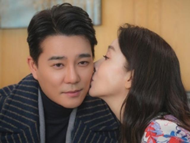 새엄마 김보연, 흑심 분출?…아들 이태곤에 기습 볼 뽀뽀 (결사곡)