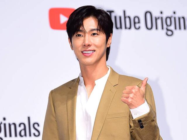 유노윤호 "女종업원無·도주시도NO" 해명에도…이미지 추락 어쩌나[종합]