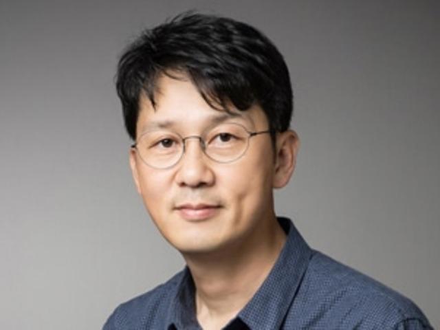 <strong>한국인</strong> 사진기자 최초로 <strong>퓰리처상</strong>을 <strong>수상</strong>한 김경훈의 두 번째 책