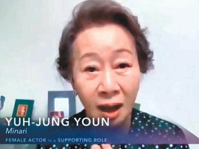 美<strong>배우</strong>들 마음 훔친 윤여정… 오스카상 트로피가 보인다