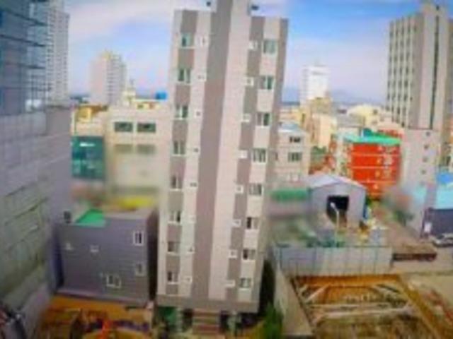 4년 전 입주민 패닉에 빠뜨린 “부산판 피사의 사탑”건물, 지금은…