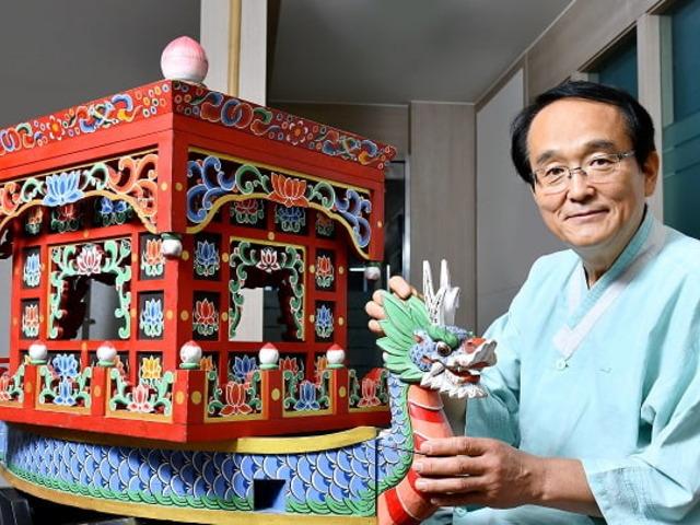故김영삼, 노무현 대통령을 제 손으로··· 전통장례 명장 1호 유재철 대한민국 장례문화원장