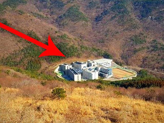 “대체 왜 저기에…” <strong>등산로</strong> 통해 등교한다는 부산 고등학교의 위치