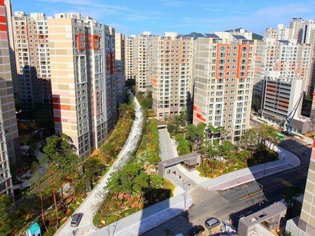 다 오르는데…죽어도 안오르는 <strong>아파트</strong>들의 소름돋는 공통점