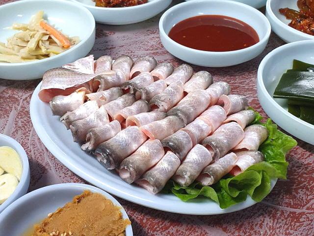 지금 꼭 먹어야 하는, 전국 6월 <strong>제철</strong> <strong>해산물</strong> 맛집 BEST 5