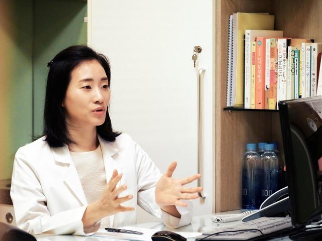 '국민약골' 이윤석을 <strong>건강</strong> 체질로 바꾼 한의사 아내