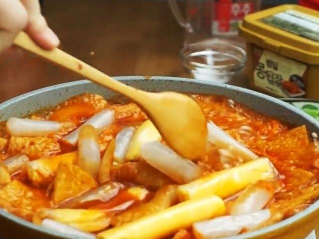 ‘<strong>라이스</strong>페이퍼·밀키트…’ 떡볶이의 화려한 변신