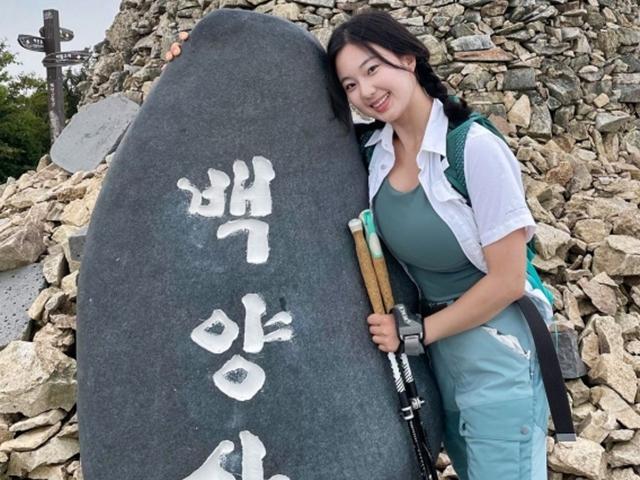 온실 속 화초에서 산을 만나고 야생화로...등산 유튜버 ‘산 속에 백만송희’