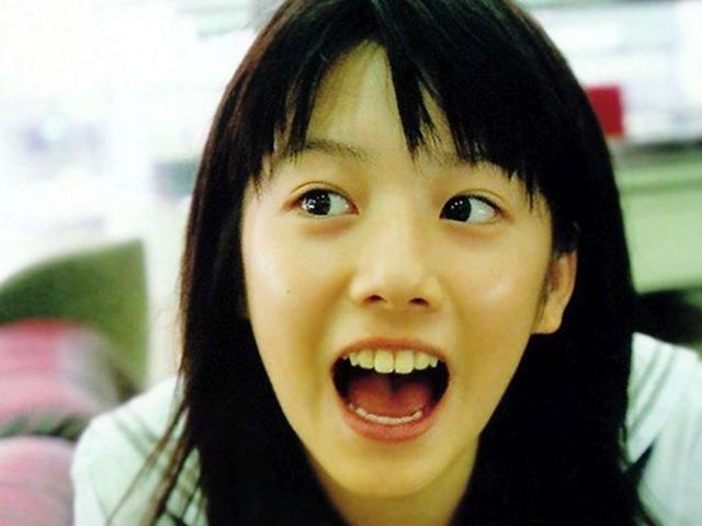 ‘원조 책받침 여신’ 2000년대 주름 잡았던 일본 <strong>여배우</strong>의 리즈 사진