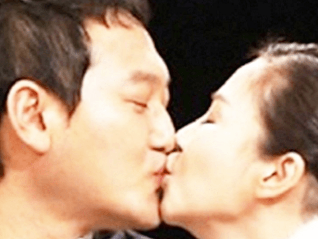 ‘<strong>악역</strong> 전문배우’가 첫눈에 반한 아내에게 첫 만남에서 한 말