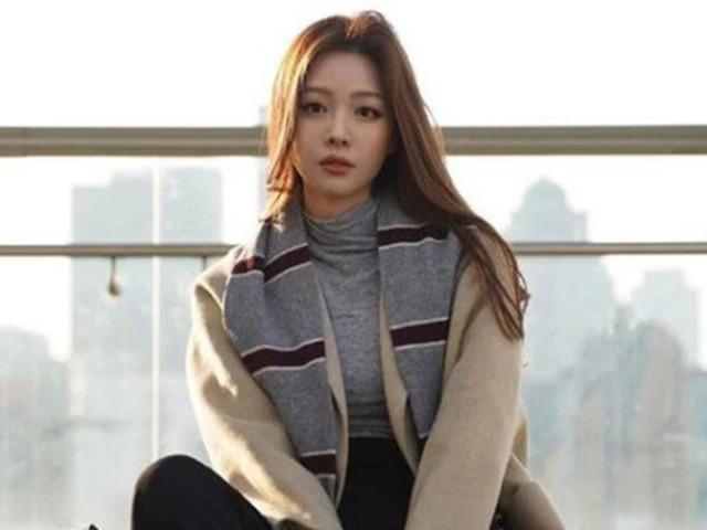 사람보다 잘 버네? 온라인으로만 <strong>130</strong>억 넘게 번 그녀들